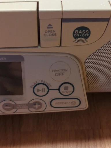 GE Spacemaker Under Cabinet AM/FM Radio CD Clock  7-5290A Remote Light - Image 4 of 4