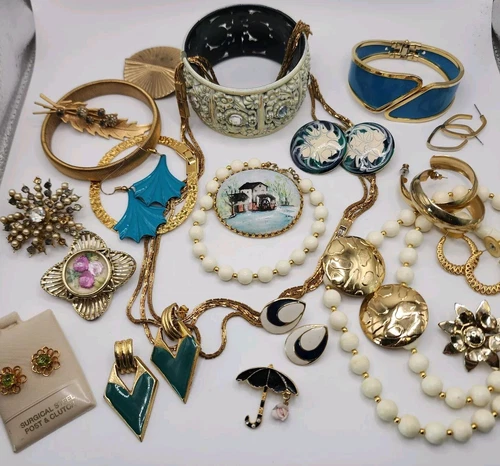 Vintage Gold Tone Costume Jewelry Lot Mixed Materials Wearable Resell