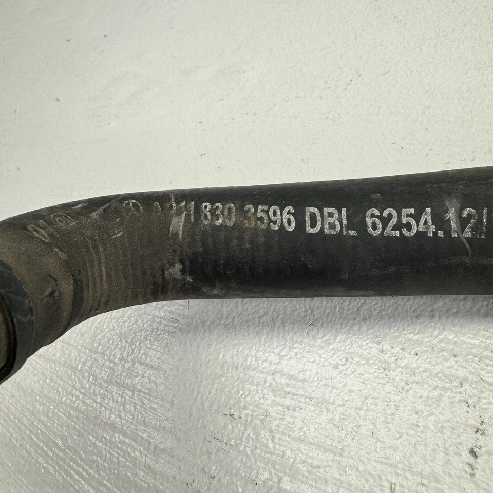 Manguera de agua de refrigeración Mercedes Benz CLS500 C219 E350 2004-2010 A2118303596 Foto 4 de 4