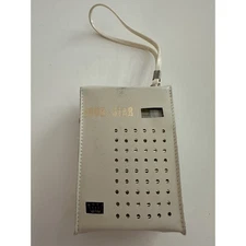 VINTAGE *New in  Box* Four Star FS-8 Solid State AM Radio White