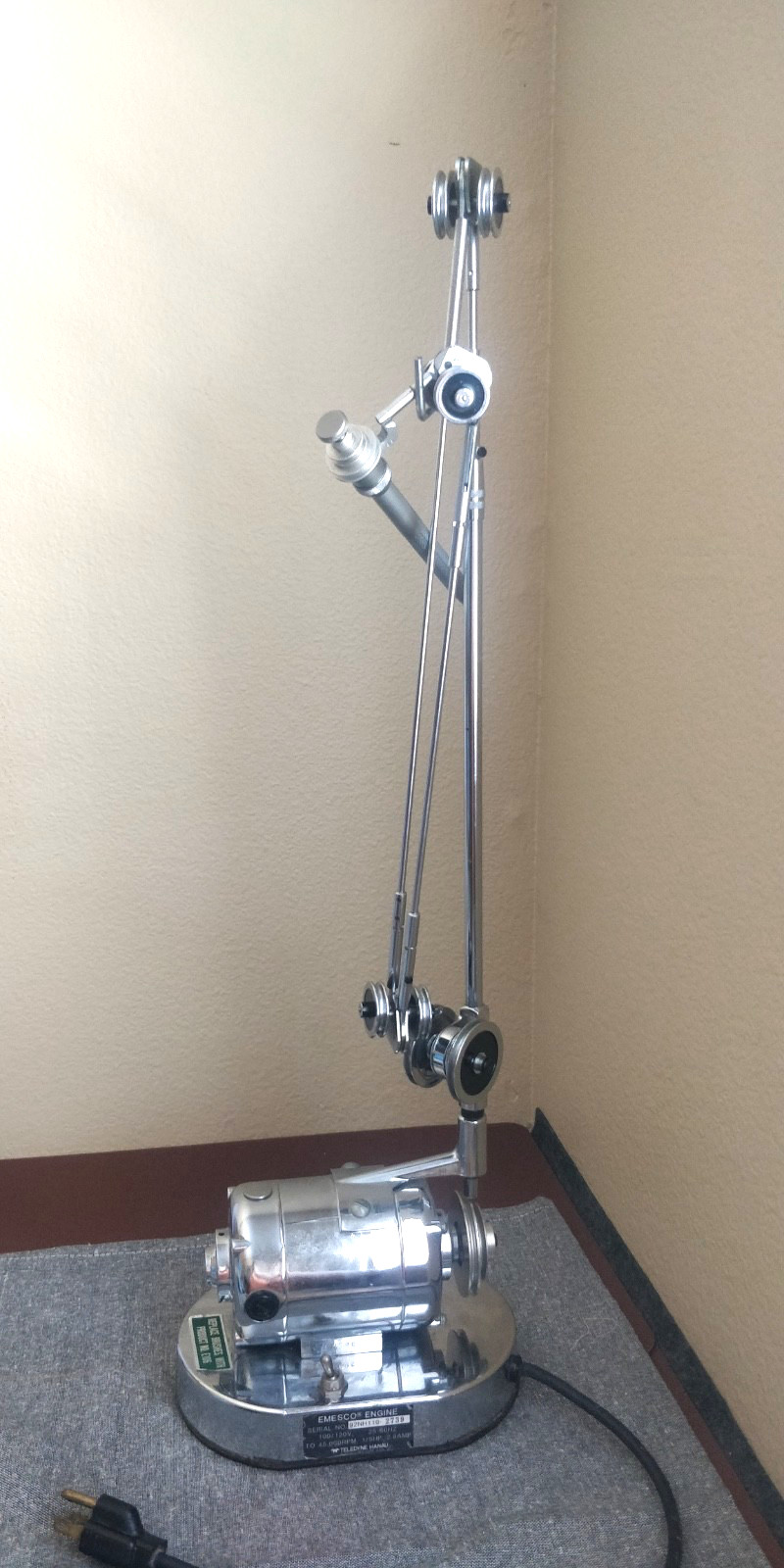 EMESCO DENTAL DRILL ~ working needs cord ~ engine with arm and hand piece