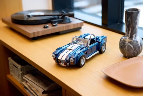 LEGO Shelby Cobra 427 S/C Car 1241pcs Technic Sports Model Building Set - Picture 15 of 15