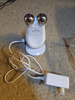 NuFace Trinity Pro Facial Toning Device with Charging Cradle Pre-owned