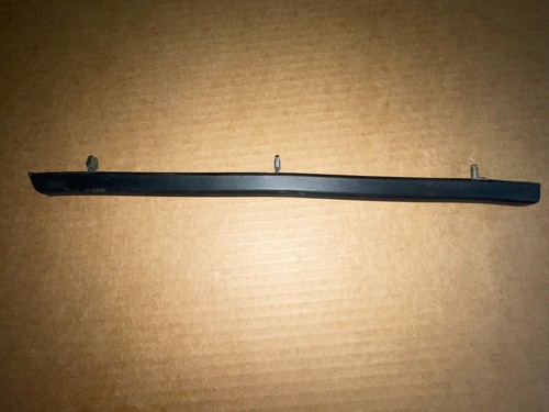 Corvette front bumper side rub strip molding trim LH 84,85,86,87,88,89,90 damage - Foto 12 di 13