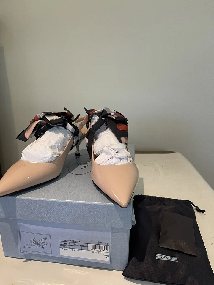 Nuevo con etiquetas Zapatos de tacón de bomba para mujer Prada de cuero con lazo de cinta EU37.5/US7.5 Foto 3 de 4