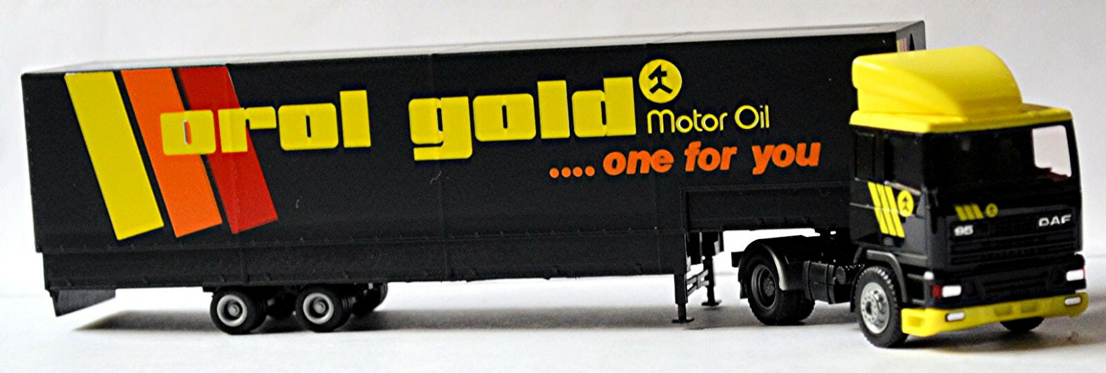 Daf 95 Jumbo Tarpaulin Flatbed Trailer Orol Gold Motor Oil CH 1:87 Herpa 142700
