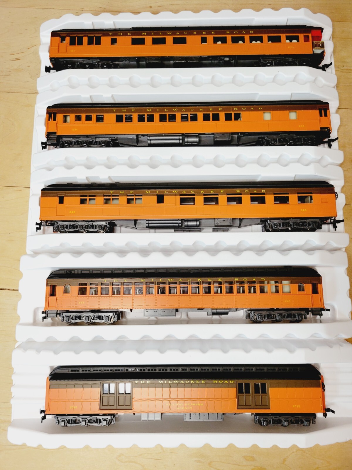 Rivarossi 1920s Milwaukee Road Passenger Cars HO vintage NEVER RUN eBay
