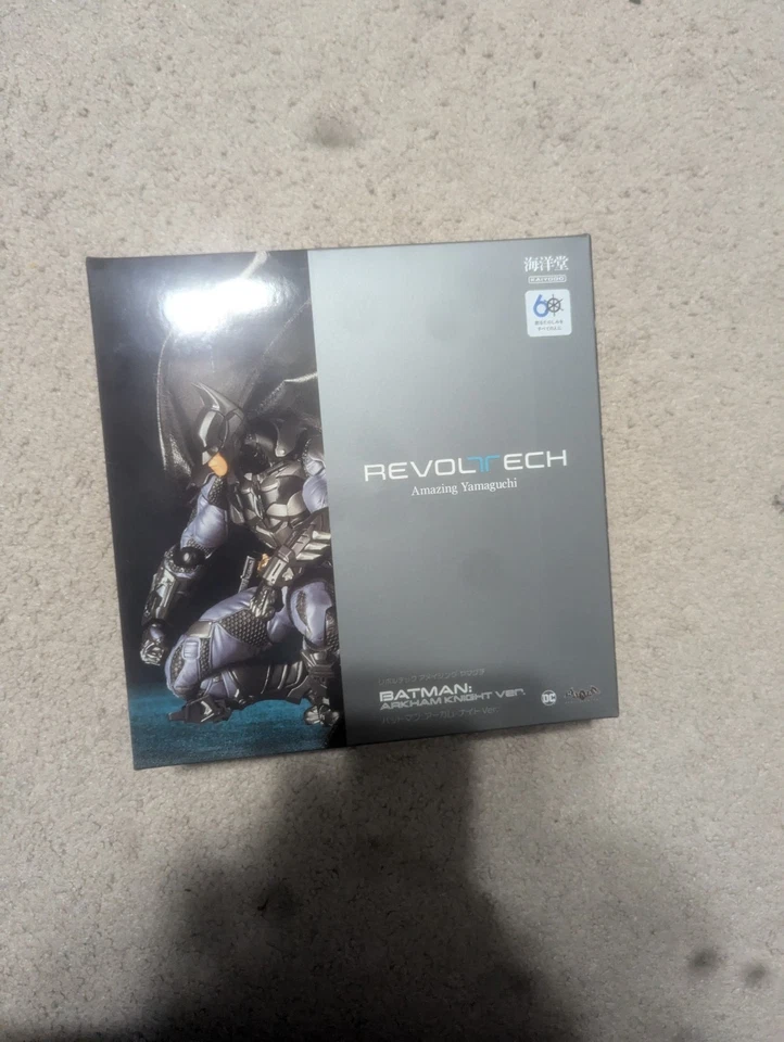 Kaiyodo Revoltech Increíble Yamaguchi Batman Arkham Knight Ver. Figura de acción Foto 2 de 3