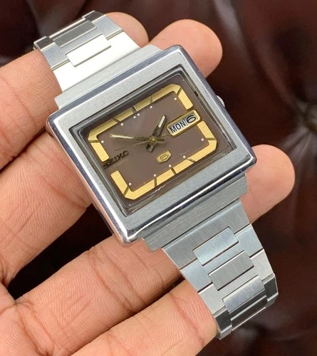 Square Vintage Seiko 5 Automatic Brown Dail Cal 6309-5030 17 Jewels Wristwatch