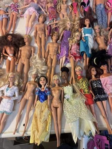 Riesiges gemischtes Barbie & Disney Puppen & Zubehör Konvolut 373+ Teile 77 Puppen - Bild 9 von 24