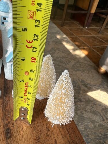 VINTAGE CHRISTMAS DECORATION CERAMIC LIGHT UP VILLAGE ORNAMENTS BLUE & WHITE - Picture 16 of 17