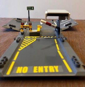 LEGO Racers: Highway Chaos (8197) and Rod Racer (8302)