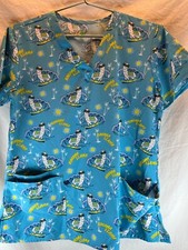 Green Town Womens Scrubs Top Bahama Lama Size Small 3 Pocket