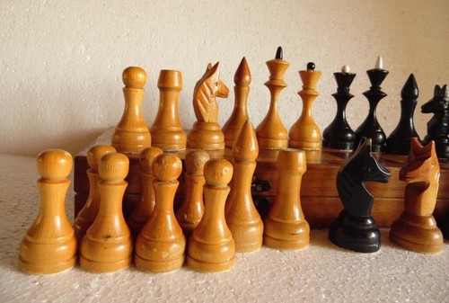 Vintage 1970s Soviet Russian Wooden Chess Set Folding Board 45х45 cm #61 - Picture 9 of 15