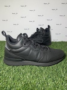 nike internationalist triple black