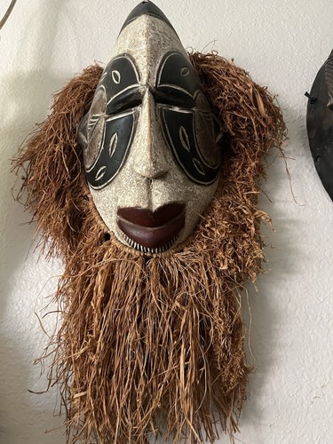 Authentic African Mask Nigeria Afrique Grass Fringe Wood Carved Tribal - Picture 3 of 7