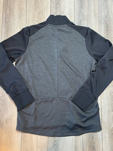 Camisa Nike Golf Para Mujer NFL Media Dri Fit 1/4 Cremallera X Grande Negra y Gris - Imagen 2 de 6