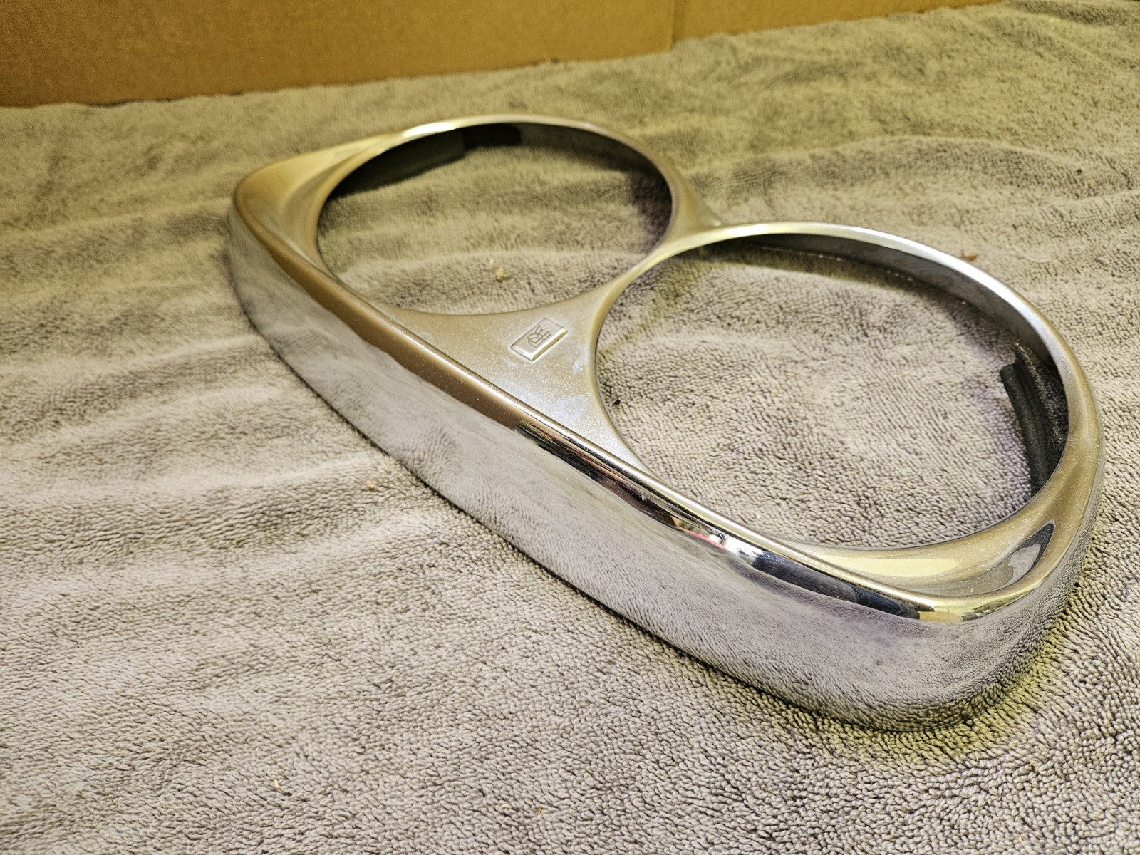 ROLLS ROYCE SILVER SHADOW HEADLIGHT BEZEL