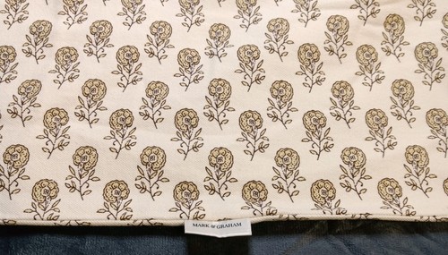 William -Sonoma Mark& Graham Dog Pillow Bed Medium/ Sand Flower Black Print OB - Picture 4 of 5