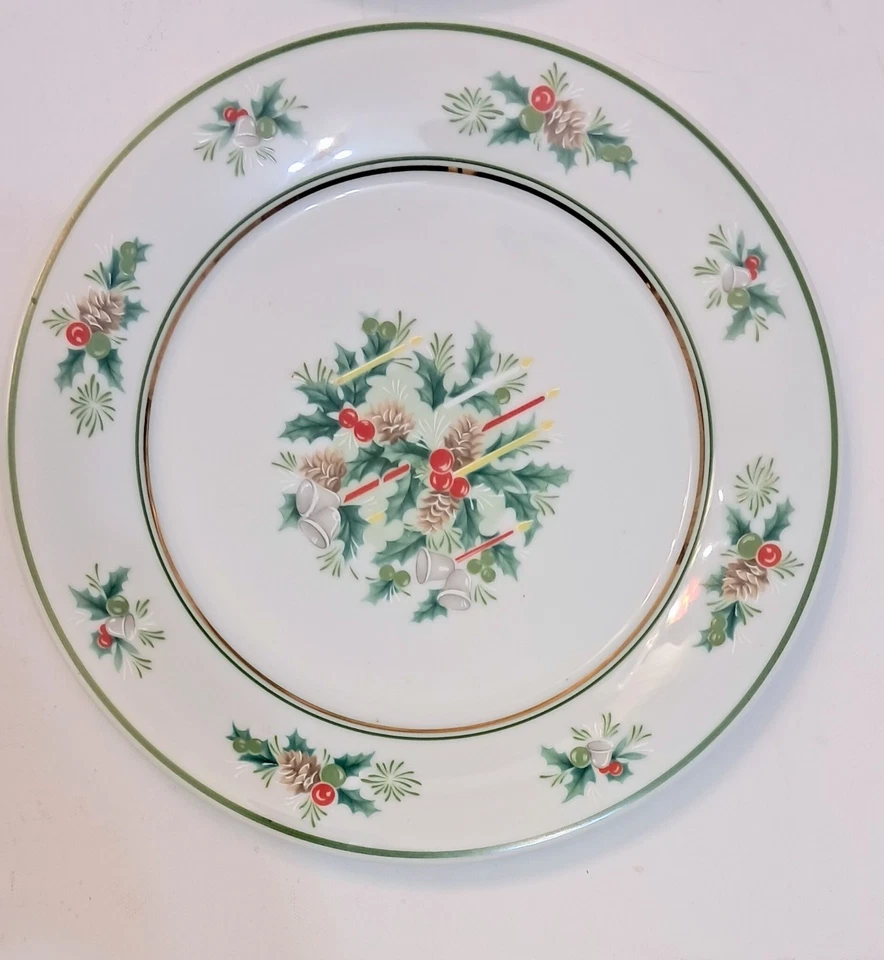 Noritake Japan Dinner Plates 10.4" Holly Christmas Pattern 2228 Lot Of 4 - image 4 of 4