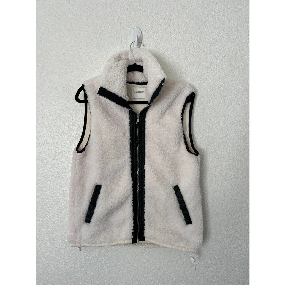 Chaleco Abercrombie & Fitch Sherpa Cremallera Completa en Blanco Negro Talla Pequeña Foto 4 de 4