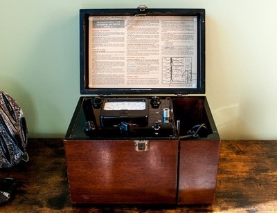 Vintage Beckman pH/mV Meter Model M in all Wood Carrying Case