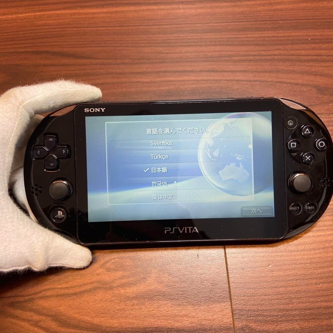 ＰＳ　ｖｉｔａ　ブラック　型番2000 SONY PlayStation Vita Wi-Fi Model Black PCH-2000 ZA11 Vita