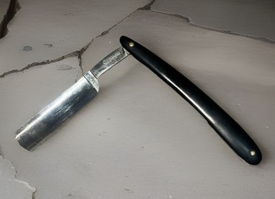 VINTAGE STRAIGHT RAZOR CLAUSS FREMONT OHIO