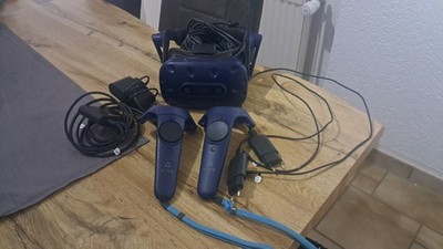 HTCV Vive PRO Headset mit 2 Controllern Und allen Kabeln