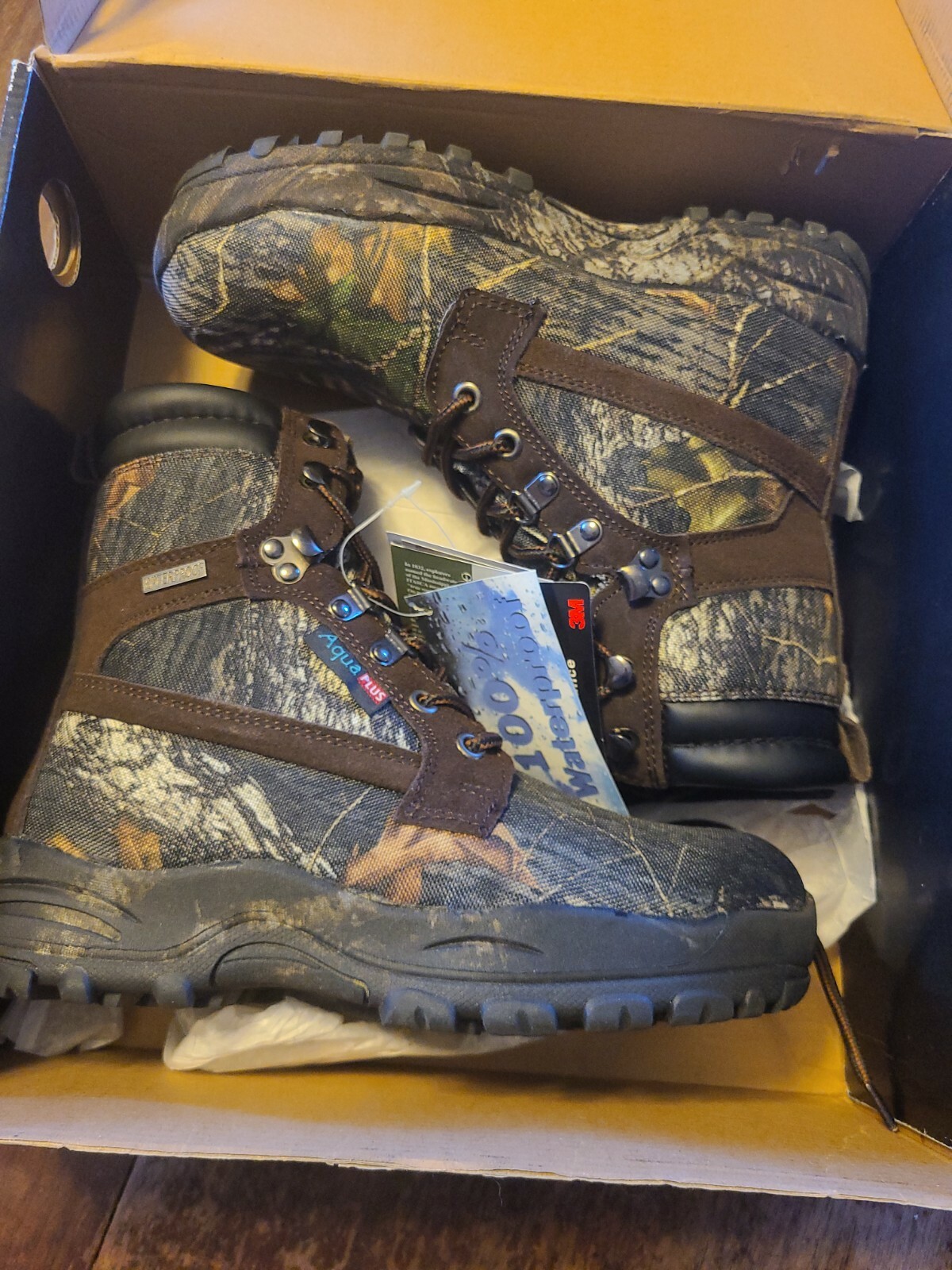 Womens boots sz 8 Aqua Plus waterproof 