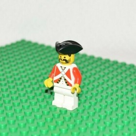 LEGO Pirates Red Imperial Guard Officer Minifigure 6277 6279 6217 6266 - PI065