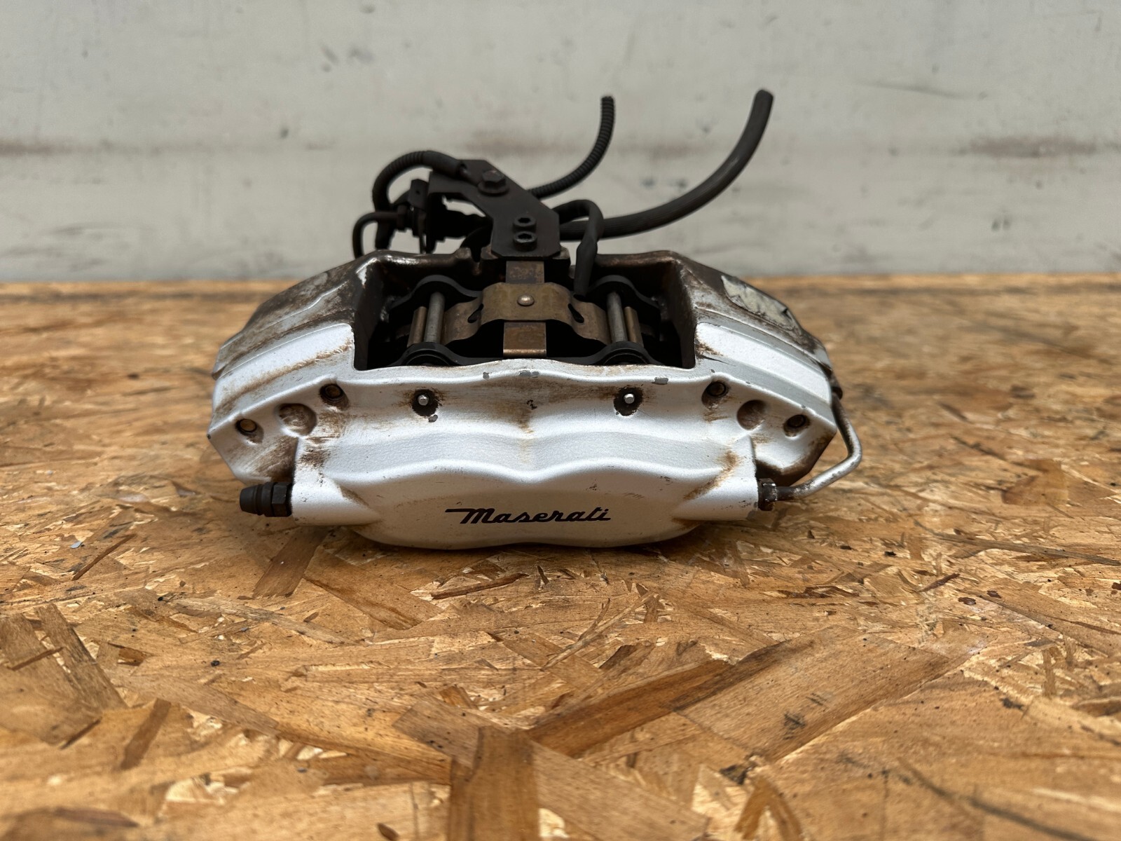 REAR RIGHT BREMBO BRAKE CALIPER OEM 13-16 MASERATI QUATTROPORTE GTS GHIBLI S