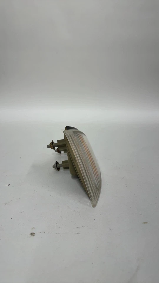 Chevrolet Cavalier 1995-99 marcador lateral izquierdo (montado en guardabarros); 16519165 Foto 3 de 4