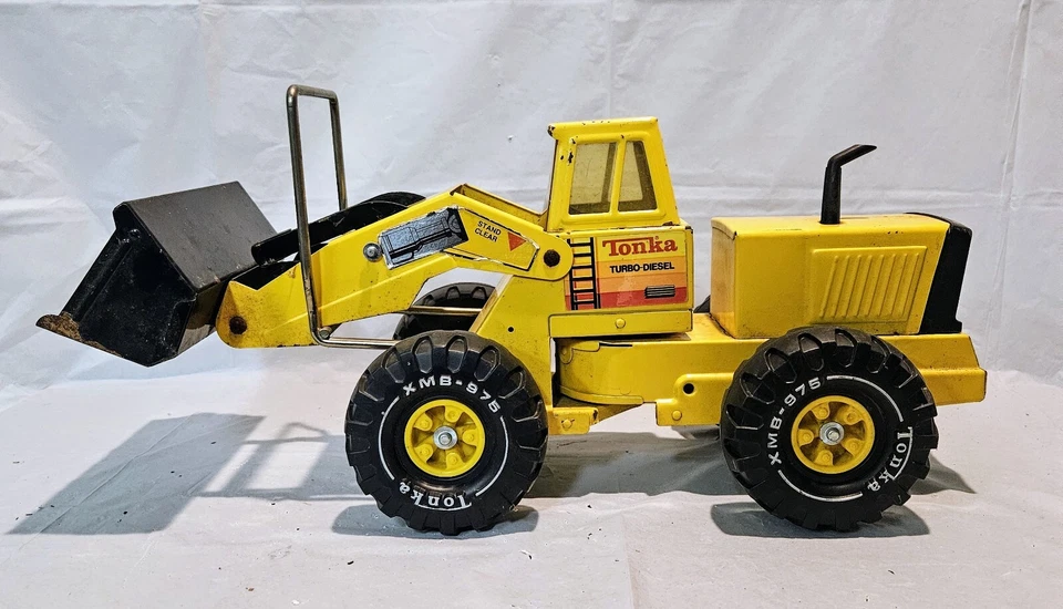 Vintage Tonka Mighty Loader Turbo-Diesel XMB-975 Front End Loader - Image 2 of 4