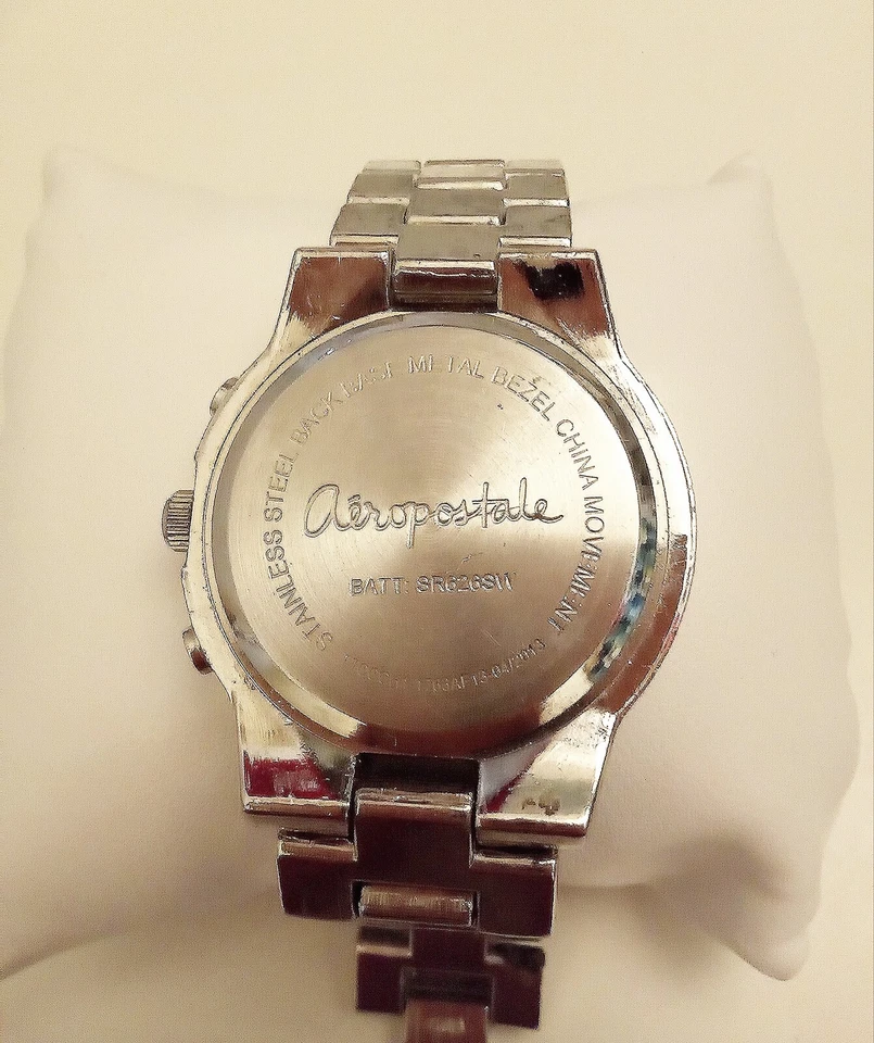 Reloj de pulsera Aeropostale vintage de acero inoxidable con múltiples esferas para dama Foto 2 de 4