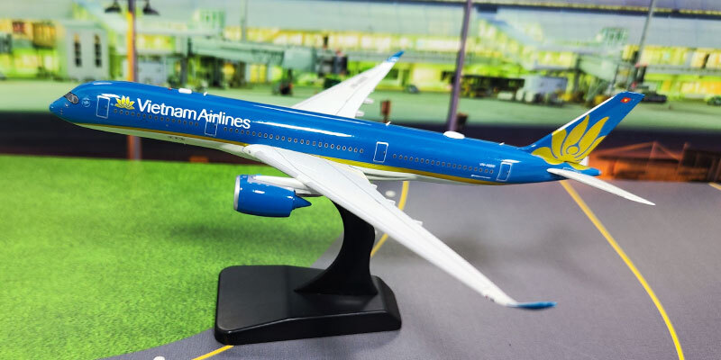 1:400 Aviation Vietnam Airlines AIRBUS A350-900 Airplane Diecast