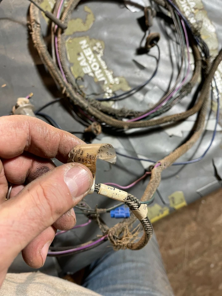 Plymouth GTX 1969 luz de freno trasera satélite luz trasera arnés piezas o restauración Foto 2 de 4