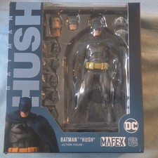 Medicom Toy MAFEX No.105 Batman Hush Action Figure w  Alt Head & Hands
