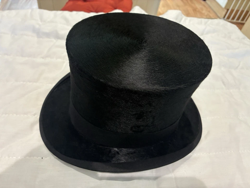 Christys’ London “IMPERIAL” silk top hat set – with original leather case, rare - Image 2 of 4