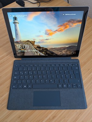 Microsoft Surface Pro 5 1807 i5-7300U 256 GB SSD 8 GB RAM LTE  2017