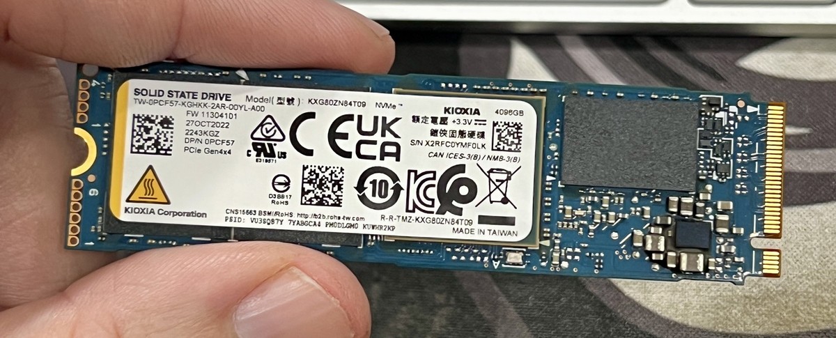 4TB Kioxia XG8 M.2 2280 PCIe 4.0 x4 NVMe internal SSD