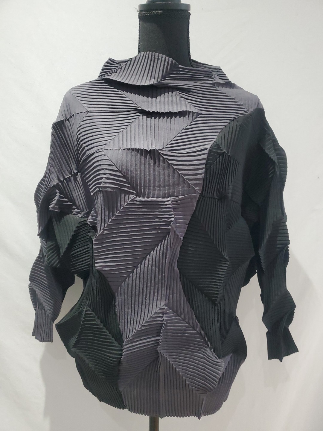 Nanako G922 Patchwork Pleated Top - image 2