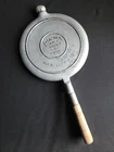 Antique Wagner Ware Sidney -O- 828 Cast Aluminum Waffle Iron Pat'd 1925 No Base
