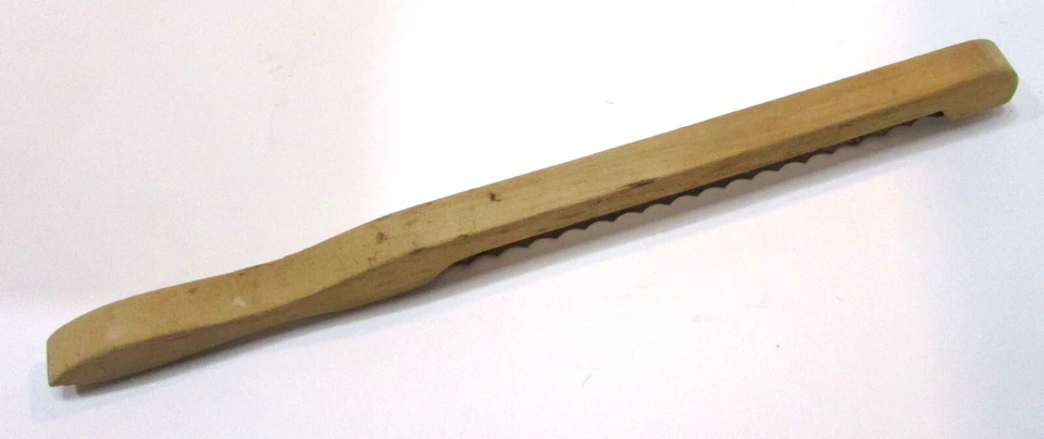 Cuchillo para rebanadas de pan con mango de madera artesanal vintage con hoja dentada Foto 2 de 2