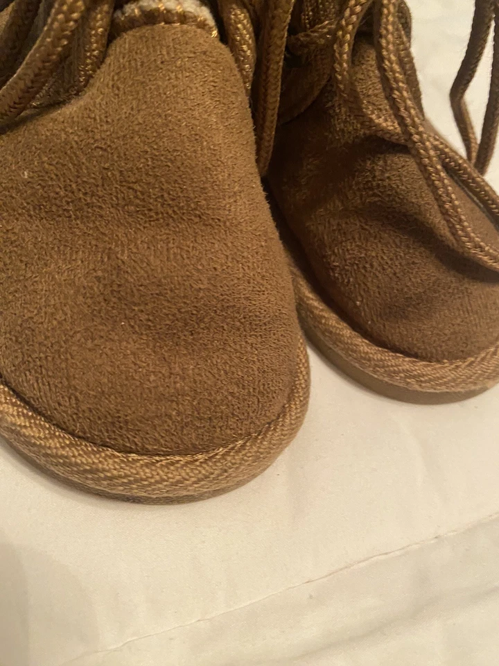 学步儿童男女通用 9 码系带短靴 — 第 2/4 张图片