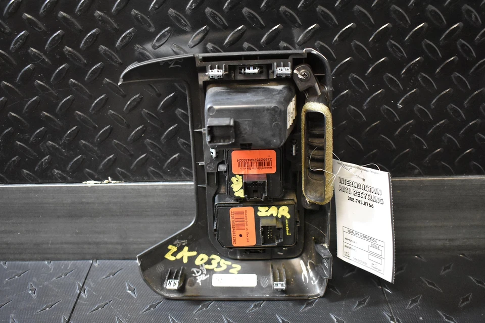 Interruptor de faros montado en el tablero GMC Sierra 1500 2014-2019 23187806 Foto 2 de 3