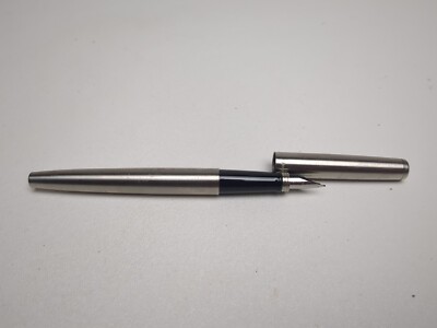 FOUNTAIN PENS VINTAGE AND MODERN・パーカー Fountain Pens: Vintage and Modern: Lambrou, Andreas