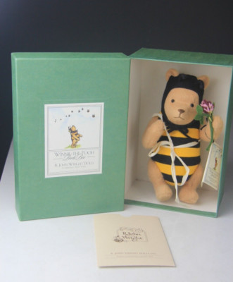 R. JOHN WRIGHT WINNIE THE POOH 
