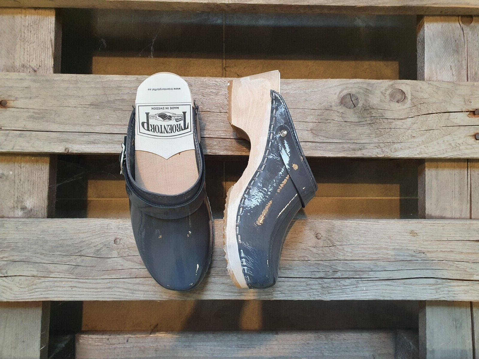 Swedish Clogs Troentorp Bastad Grey Patent Leather Shoes Women’s Size US 5 EU 35 Comfortable Style-image