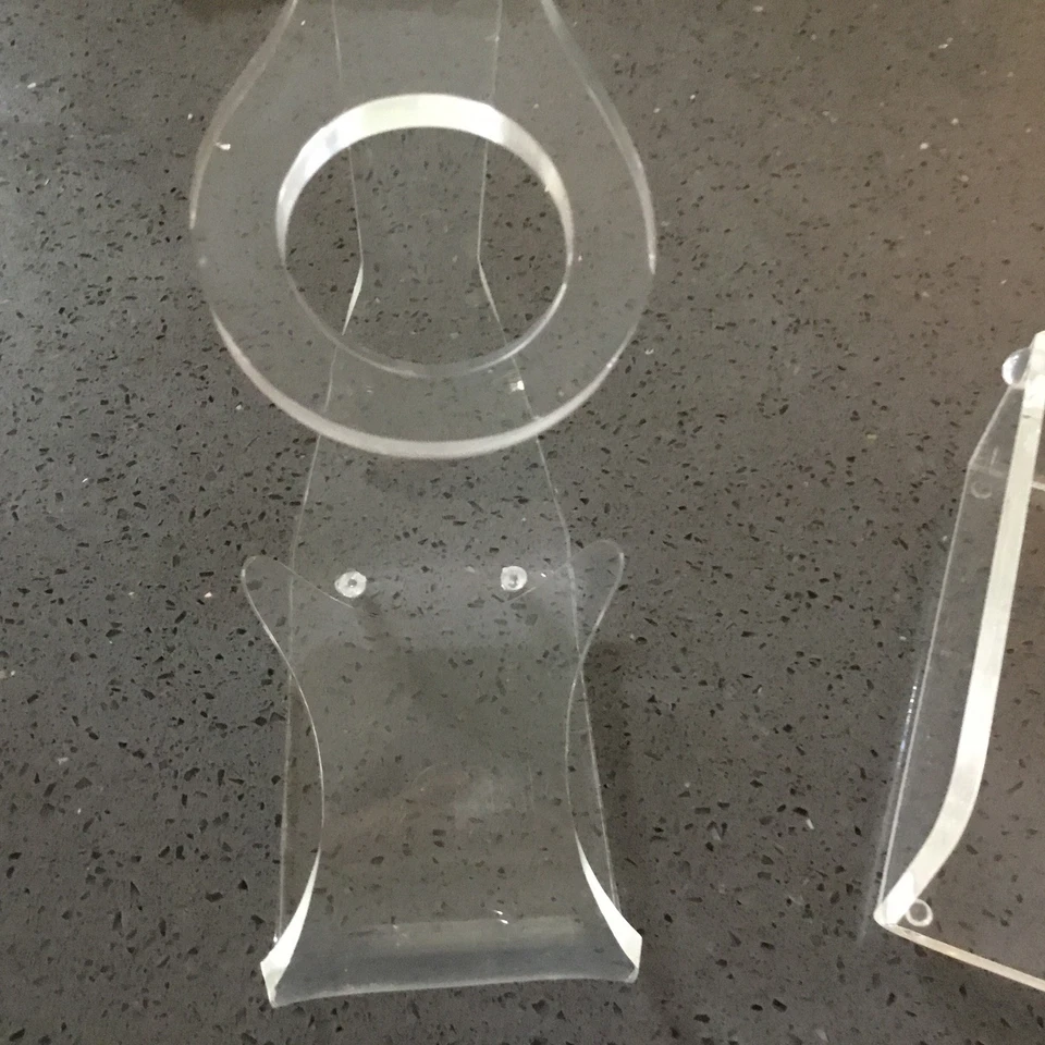 Lucite se vende en un conjunto portabotellas de vino y servilletas a juego de colección Foto 3 de 4